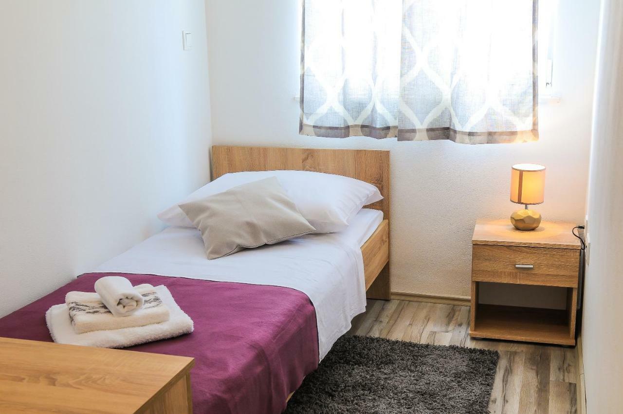 Apartment Petar Kastela Exterior photo