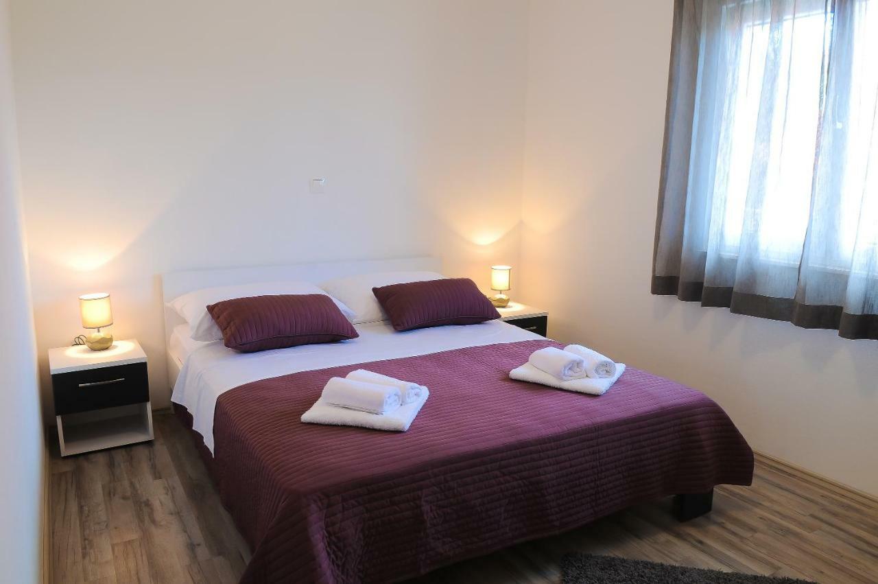 Apartment Petar Kastela Exterior photo